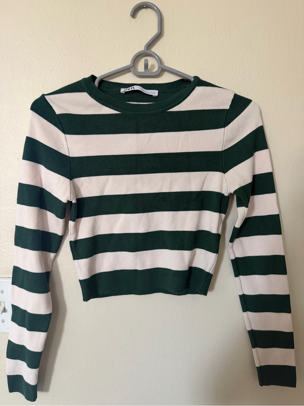 Zara Green and Cream Striped Cropped Knit Sweater
